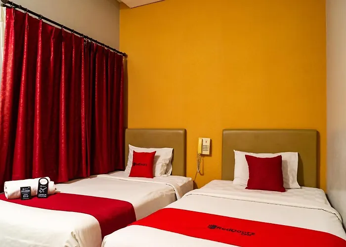 Reddoorz Plus Near Blok M Square Jakarta